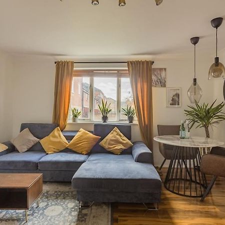 Bright &Spacious One Bedroom Flat Off Canary Wharf London Exterior photo